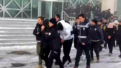 Kars'ta 29 Gözaltı: Sosyal Medya Dolandırıcılığı Operasyonu
